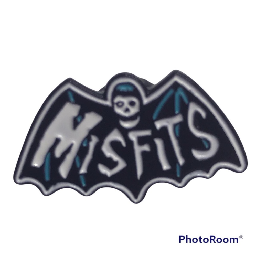 MISFITS Bat / Phantom Crimson Ghost flair lapel pin punk horror business - Picture 2 of 3